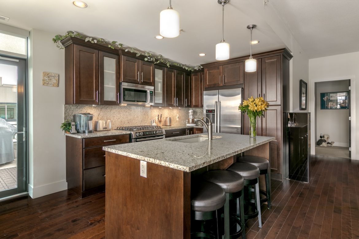 604 1395 Ellis Street RE/MAX Kelowna Stone Sisters