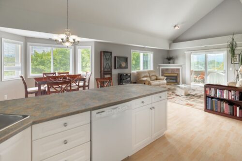 #301 2300 Benvoulin Road