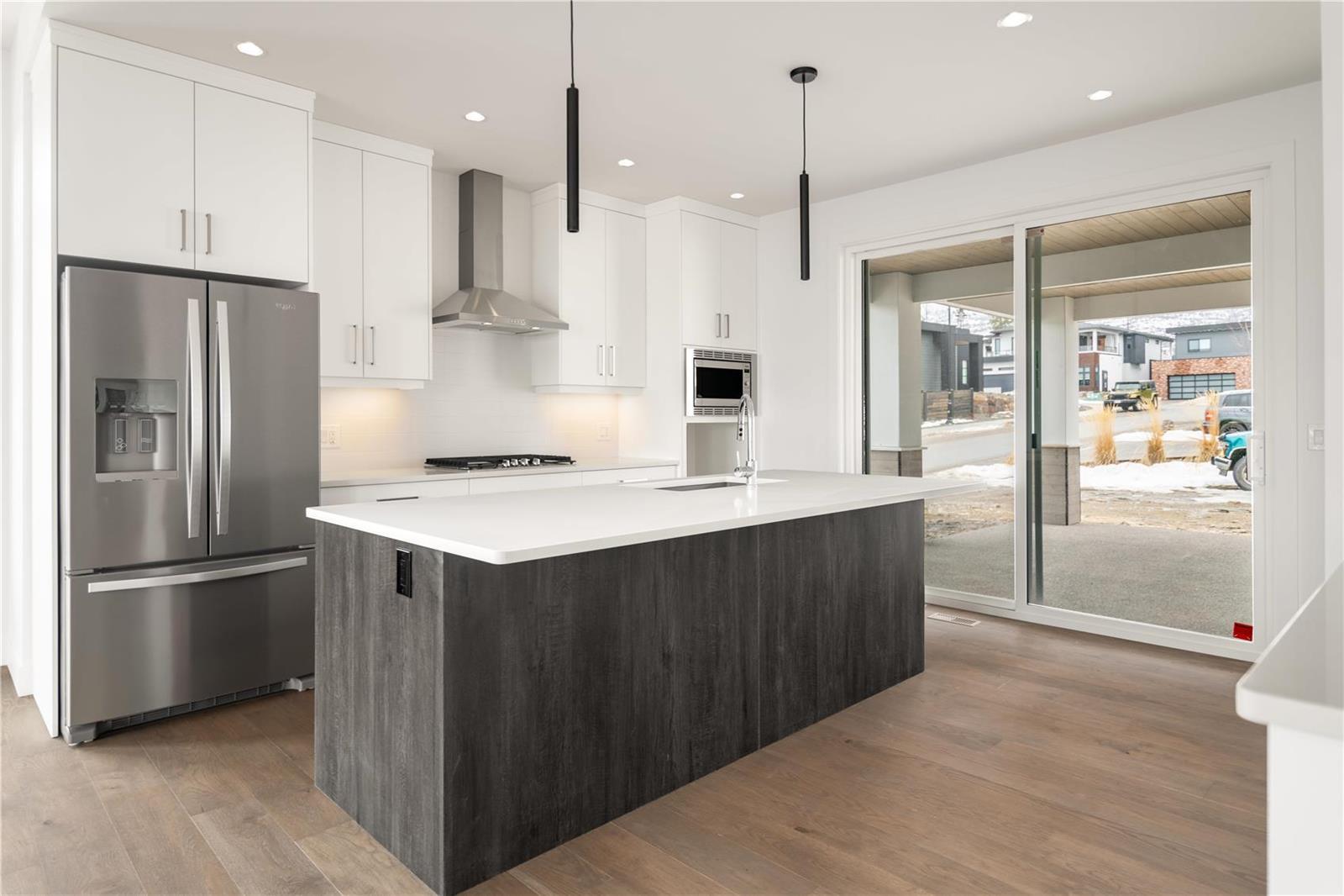 1235 Ponds Avenue, Kelowna, British Columbia RE/MAX Kelowna Stone Sisters