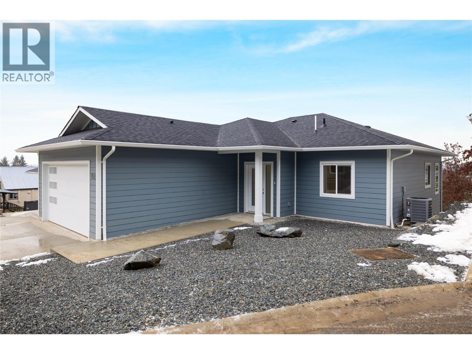 102 806 Cliff Avenue, Enderby | RE/MAX Kelowna Stone Sisters