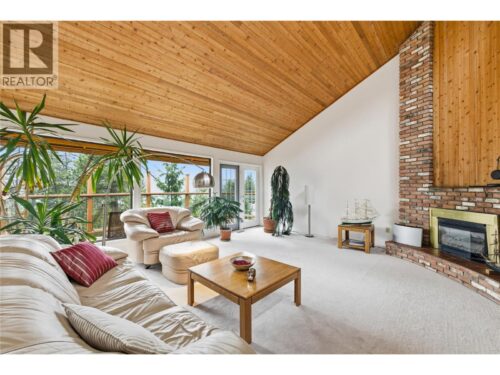 324 Clifton Road North, Kelowna