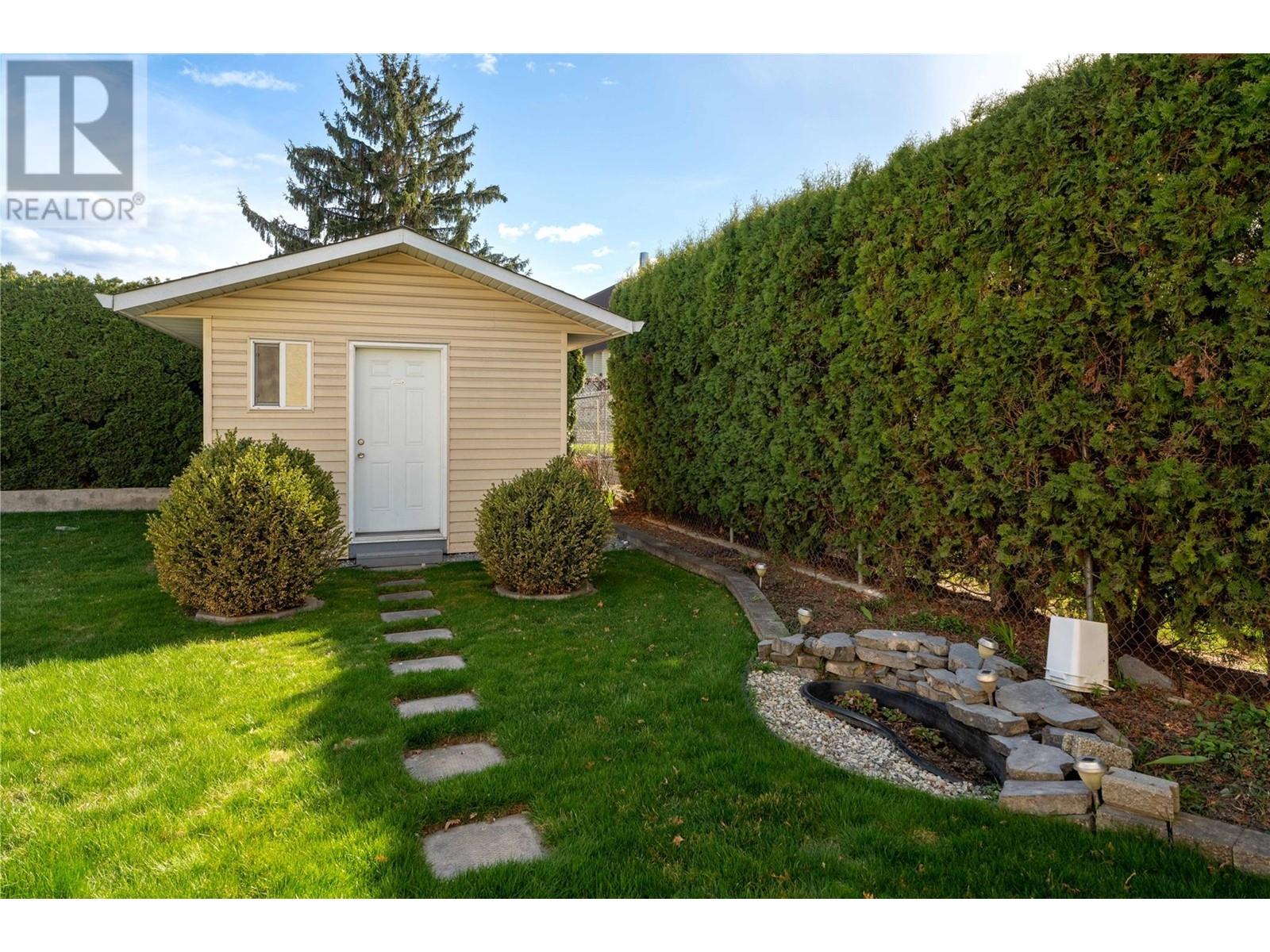  1569 Carshyl Court, Kelowna