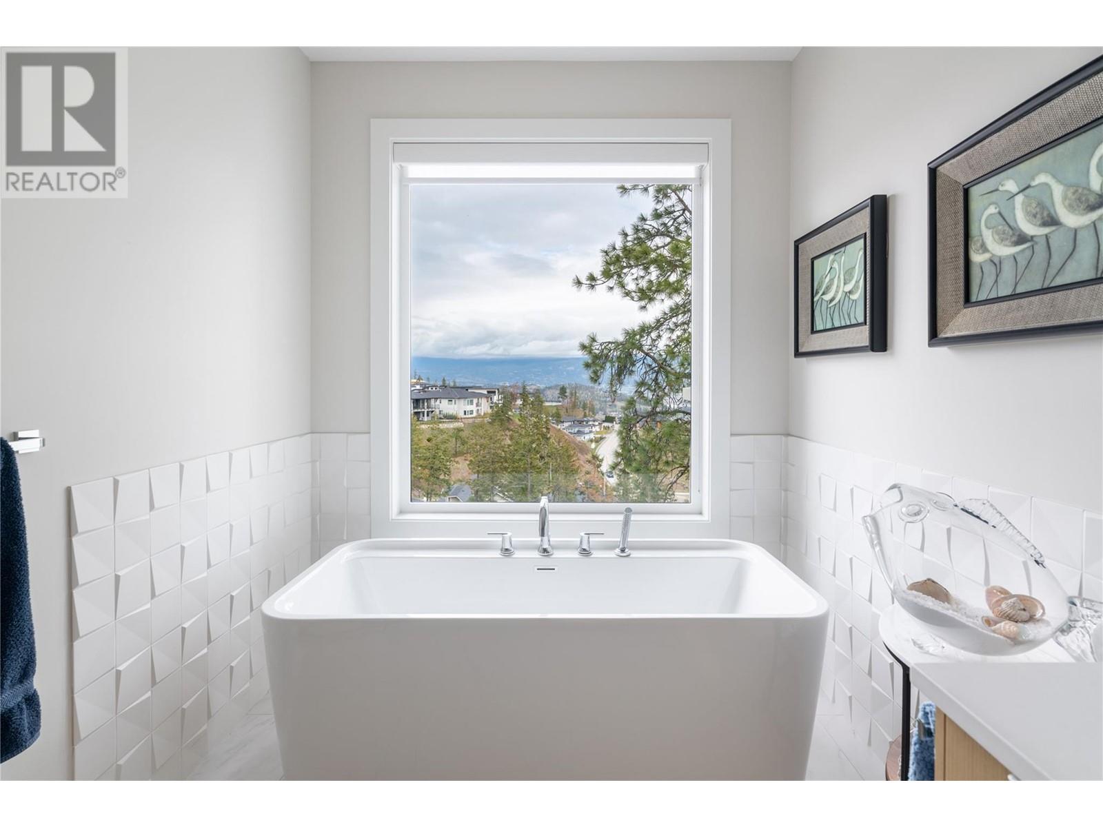 16 1349 Rocky Point Drive, Kelowna