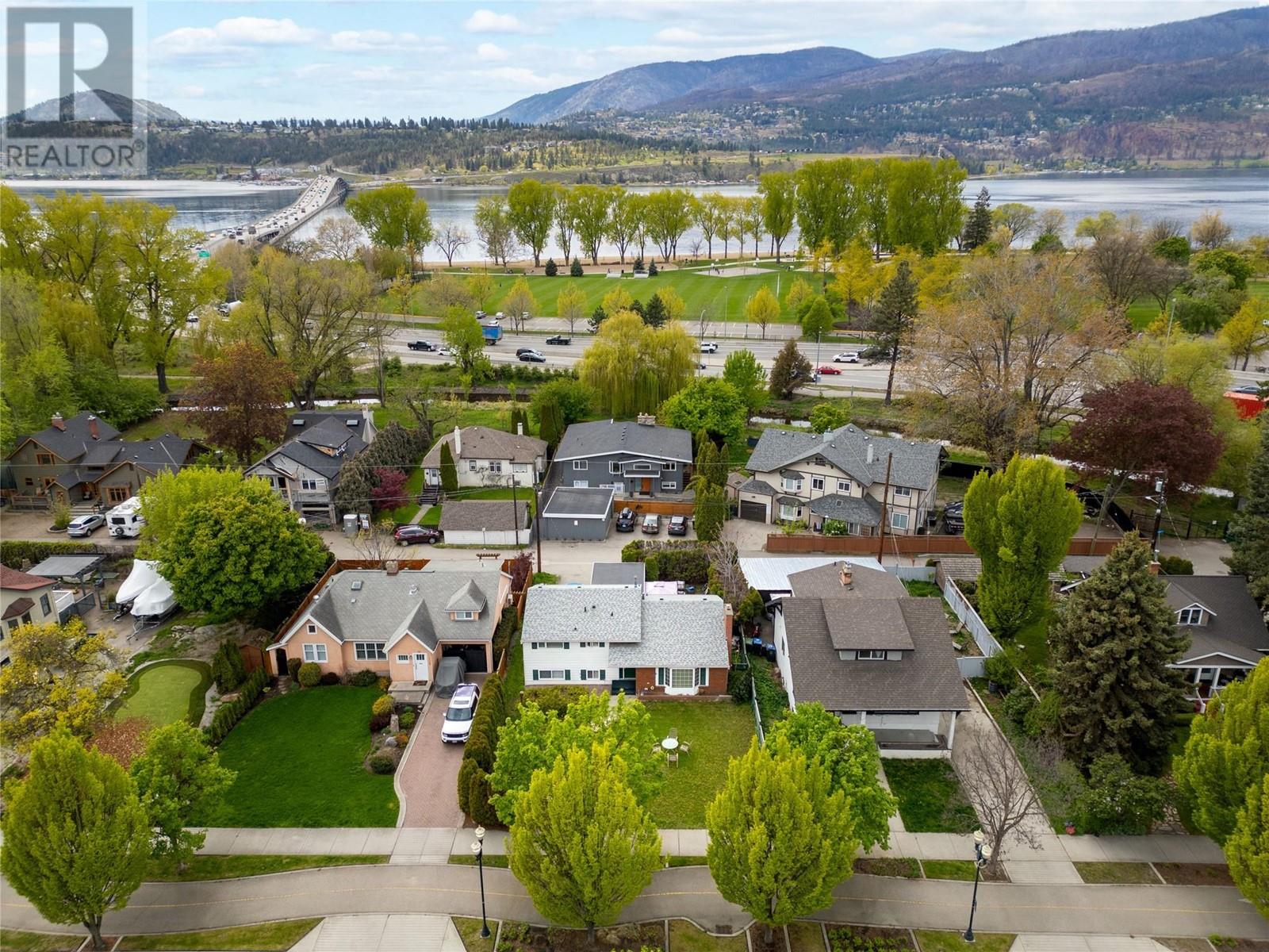  1820 Abbott Street, Kelowna