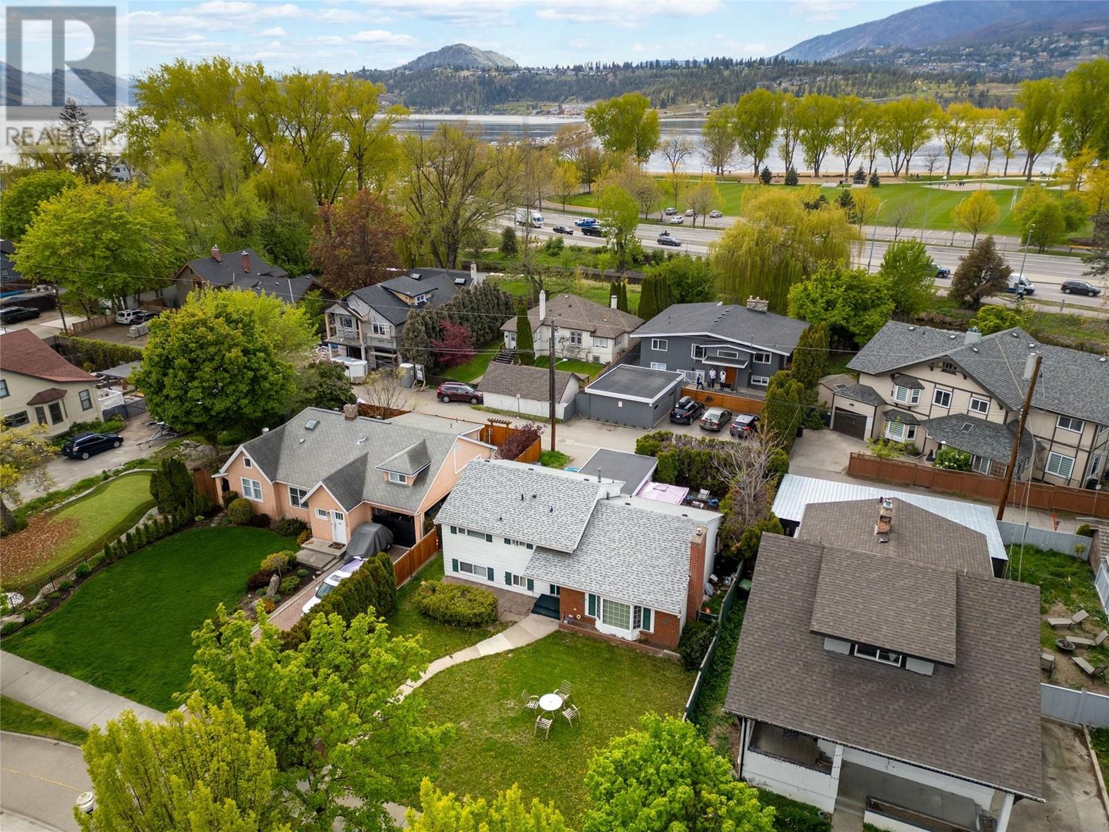  1820 Abbott Street, Kelowna