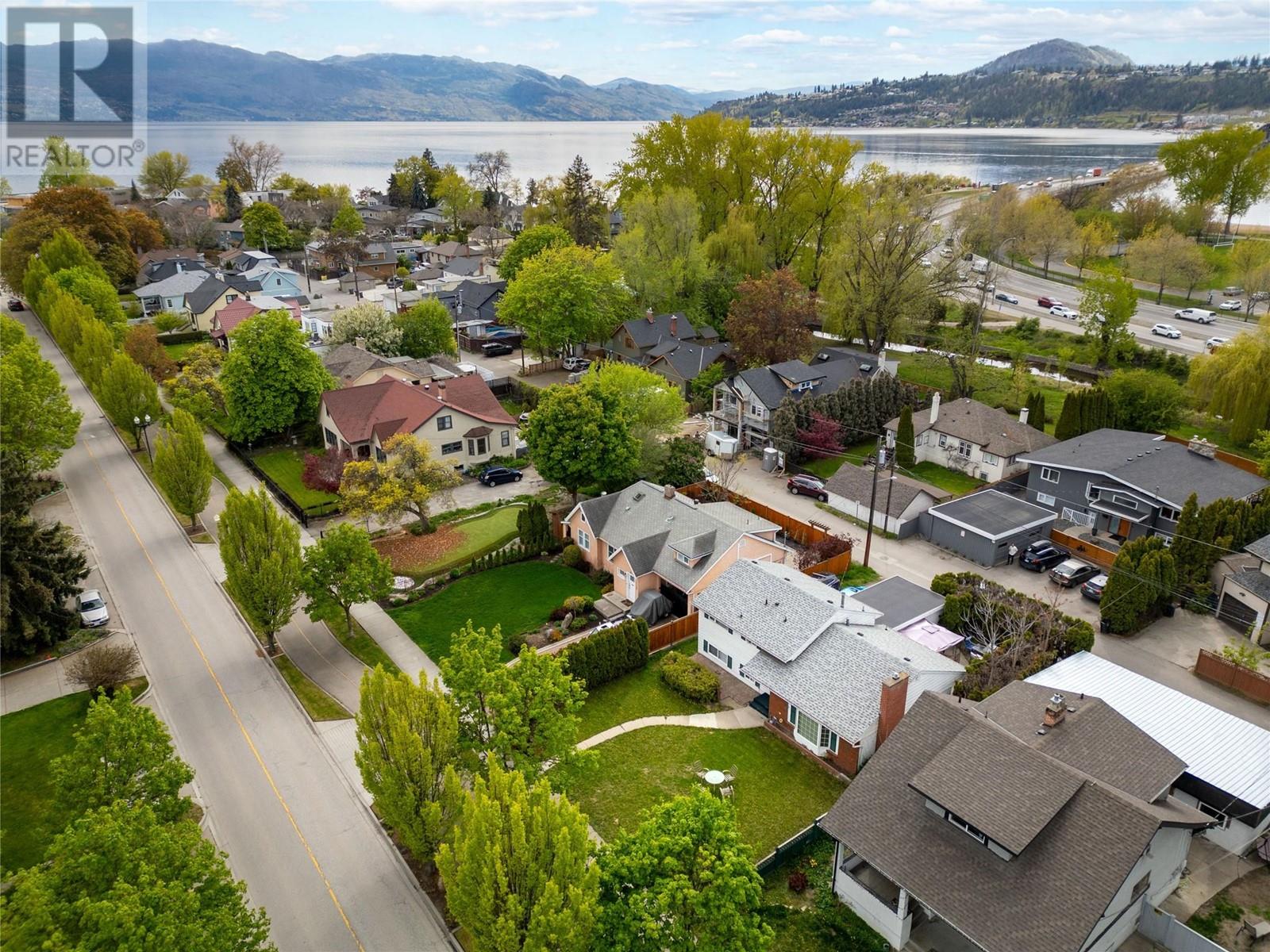  1820 Abbott Street, Kelowna