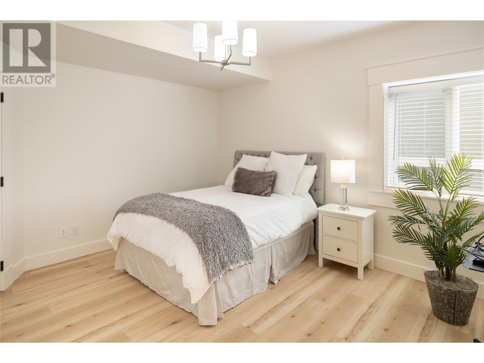  628 Devonian Avenue, Kelowna