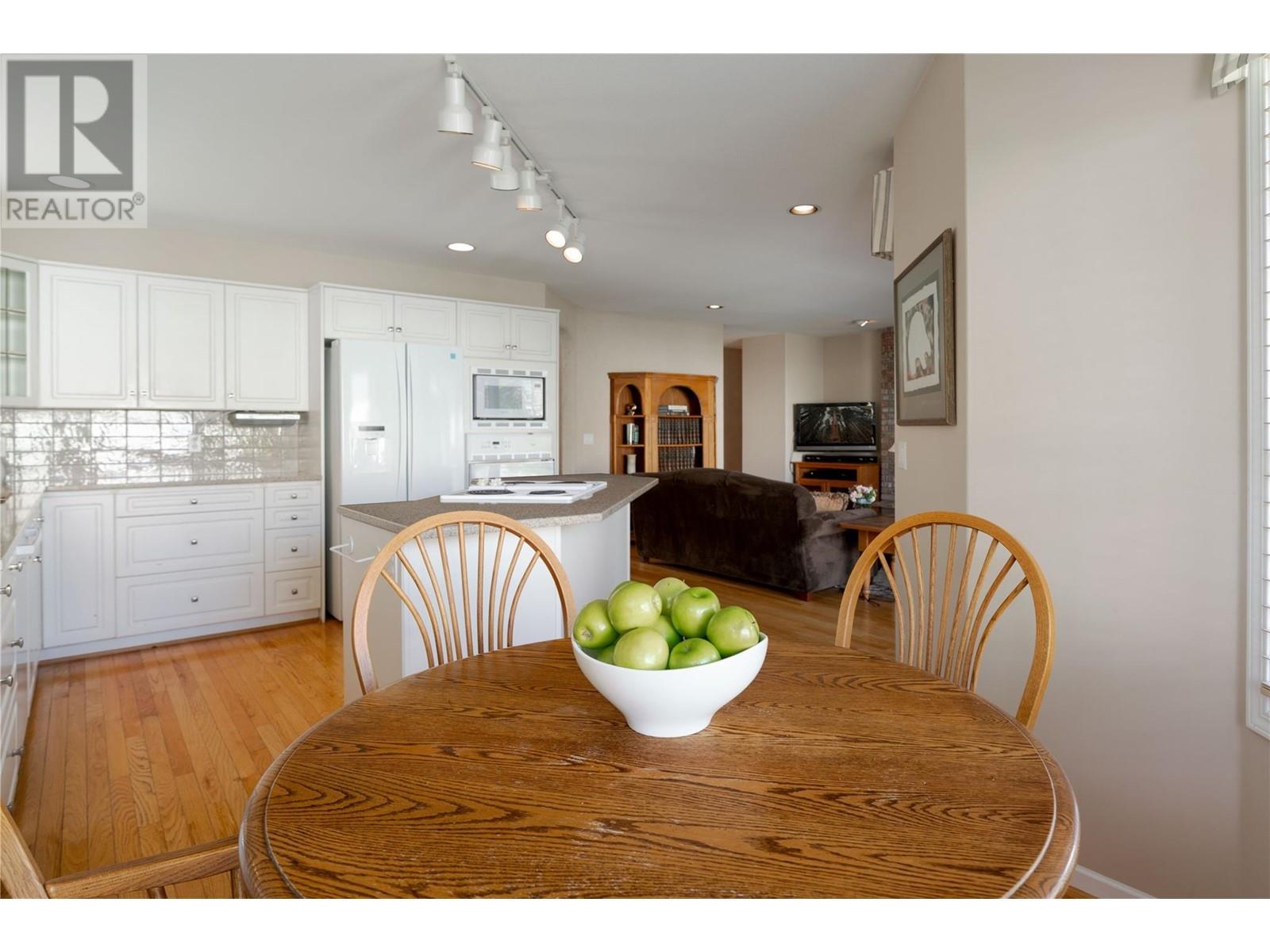 404 595 YATES Road, Kelowna
