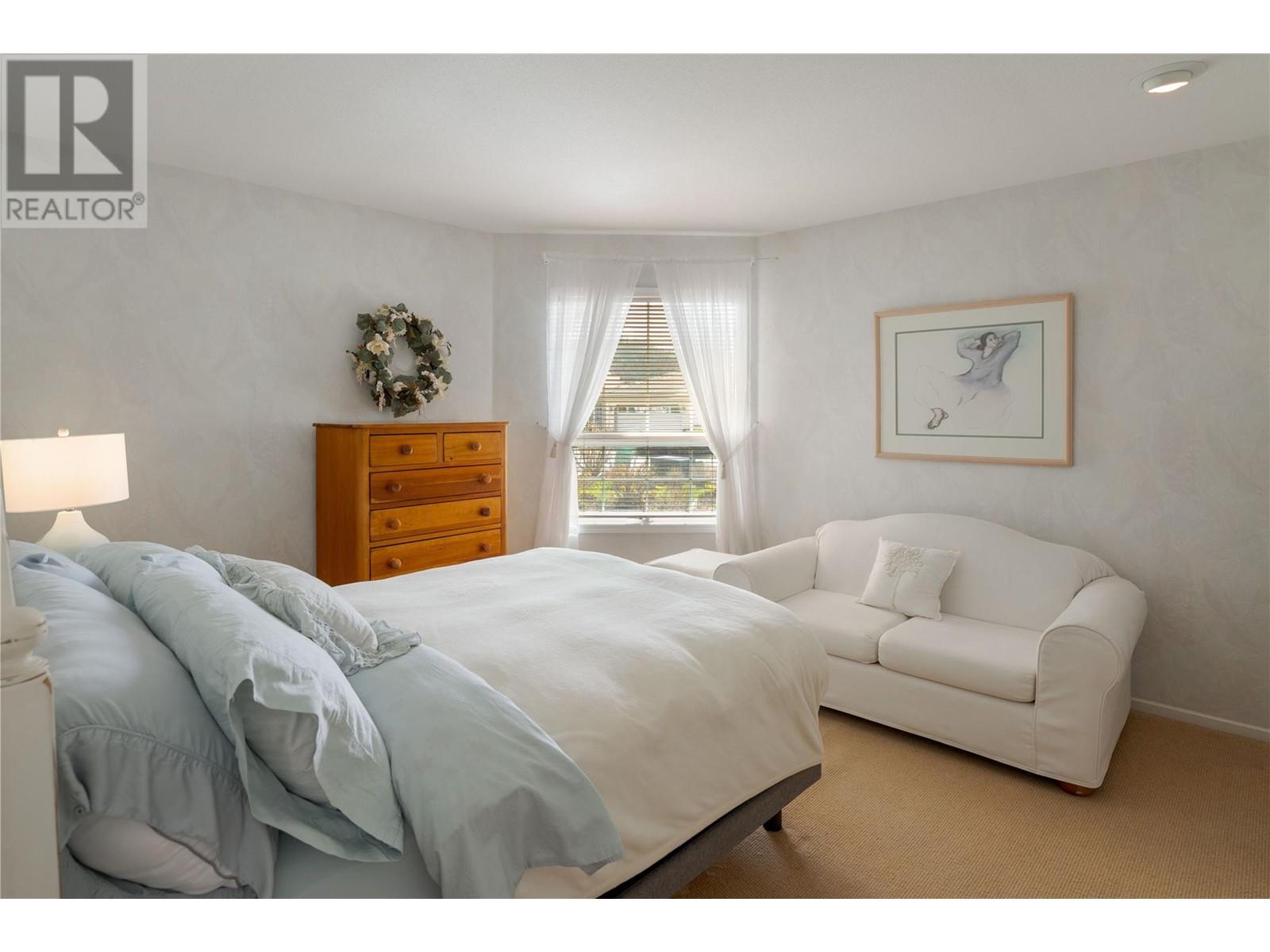 404 595 YATES Road, Kelowna