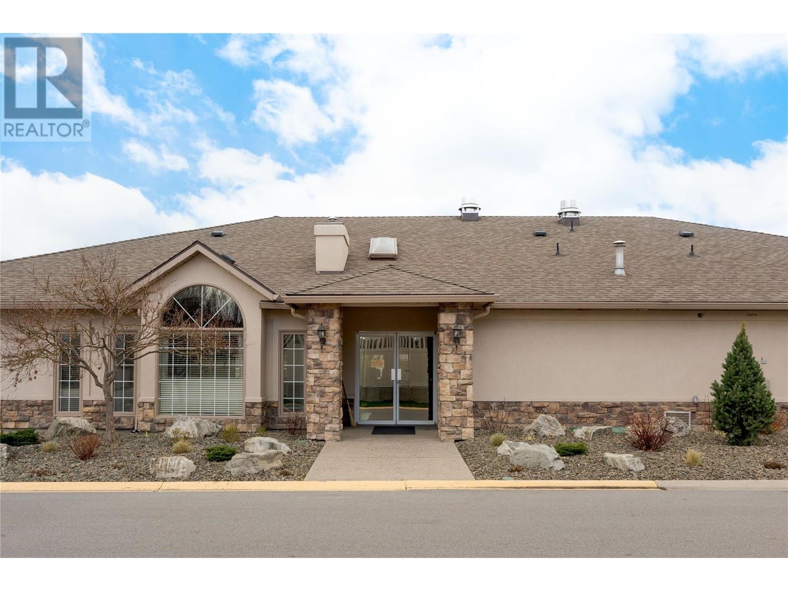 404 595 YATES Road, Kelowna