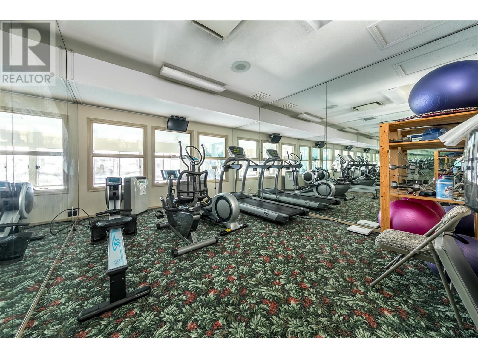 404 595 YATES Road, Kelowna
