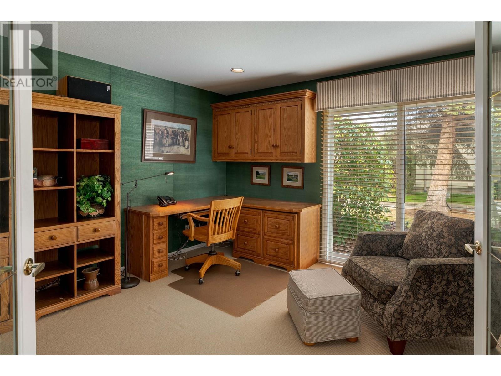 404 595 YATES Road, Kelowna