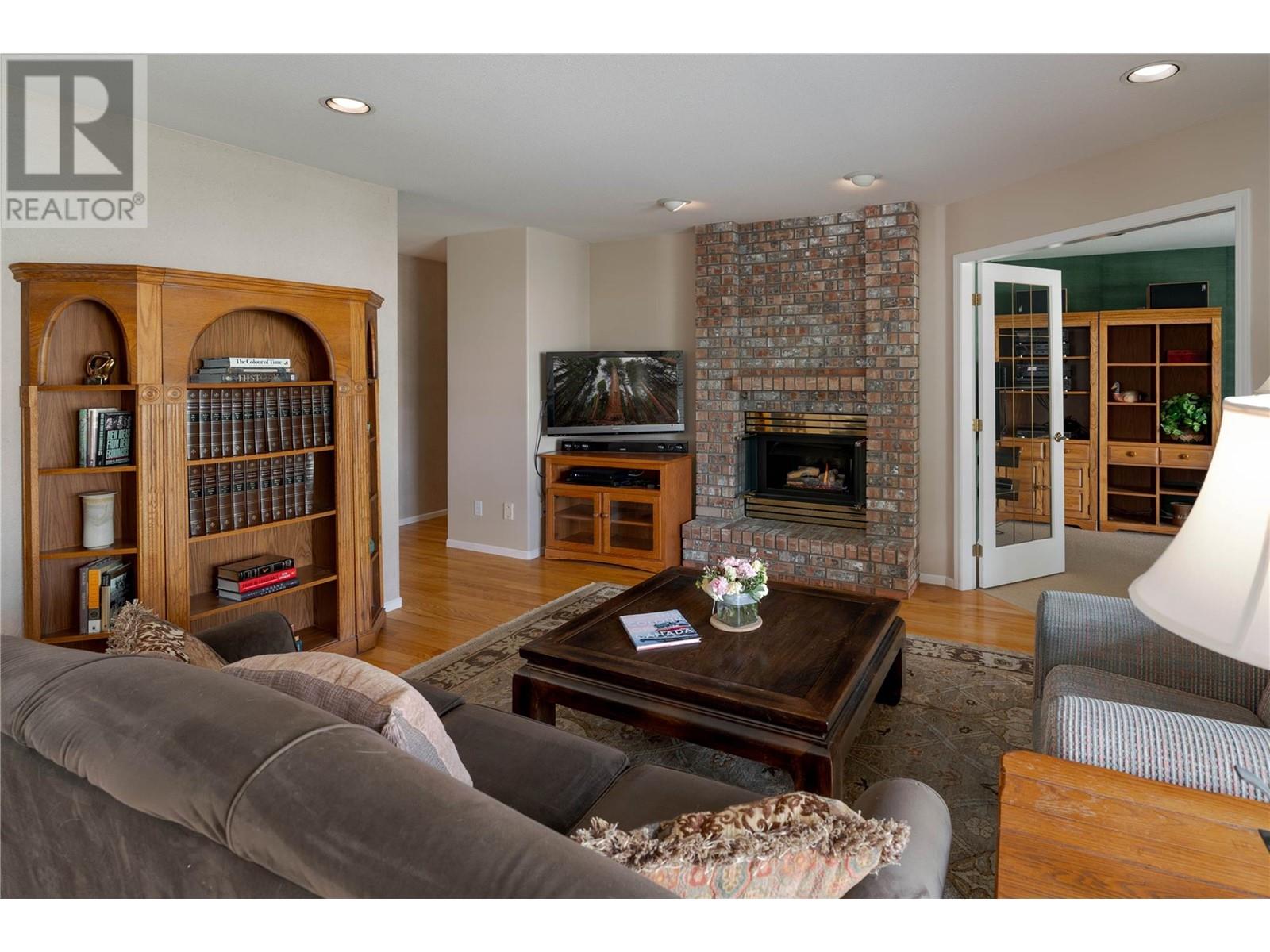404 595 YATES Road, Kelowna