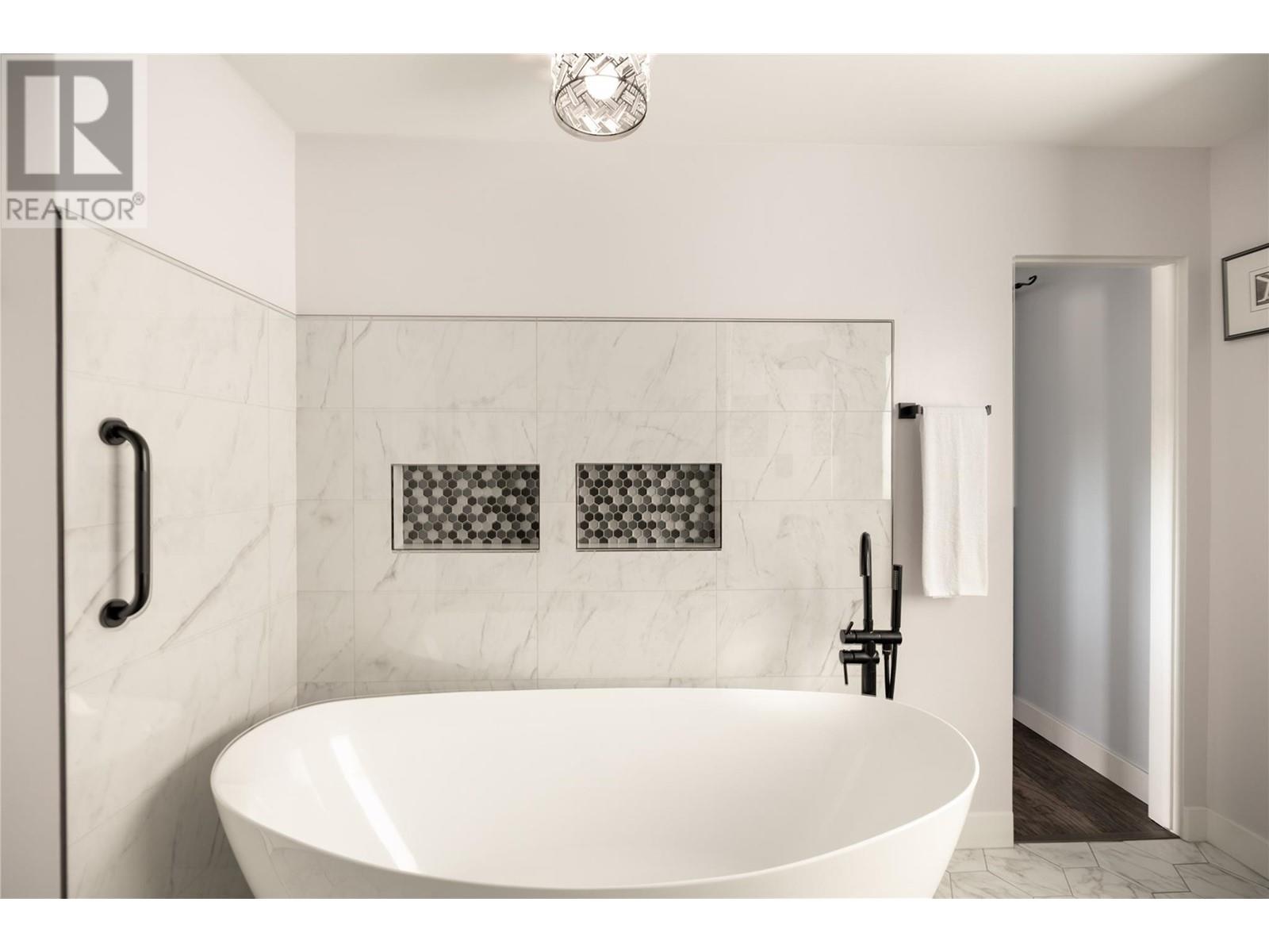  3240 McGinnis Road, West Kelowna