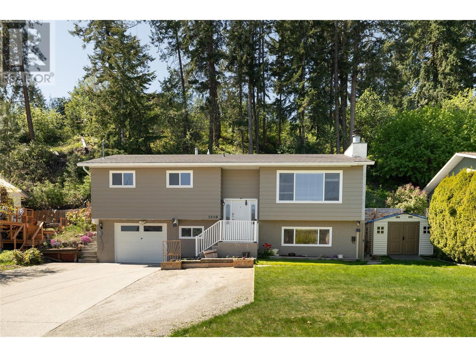  3240 McGinnis Road, West Kelowna