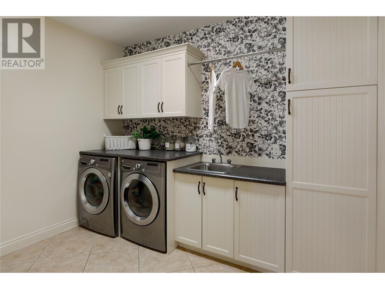  369 Farron Court, Kelowna