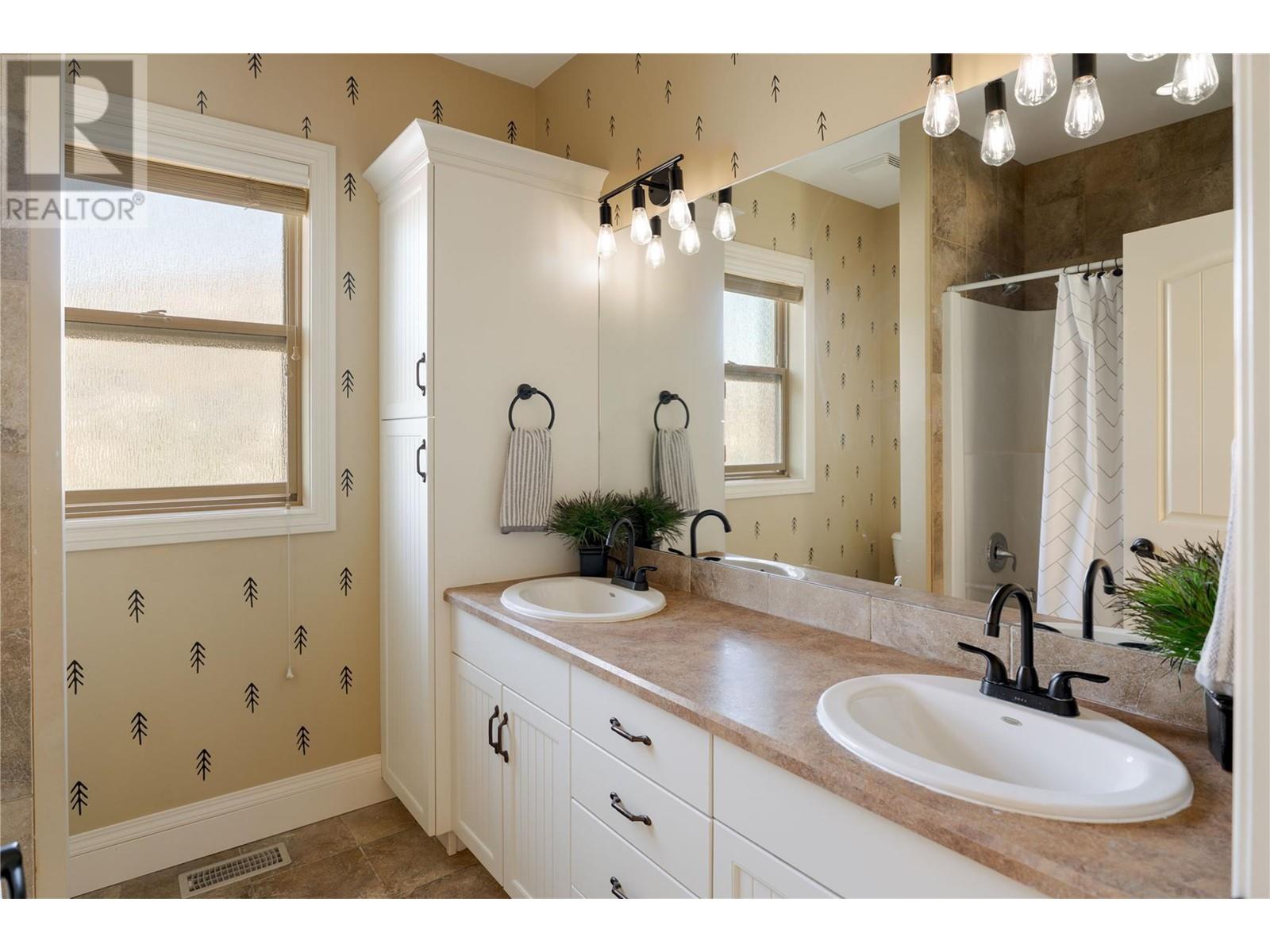  369 Farron Court, Kelowna
