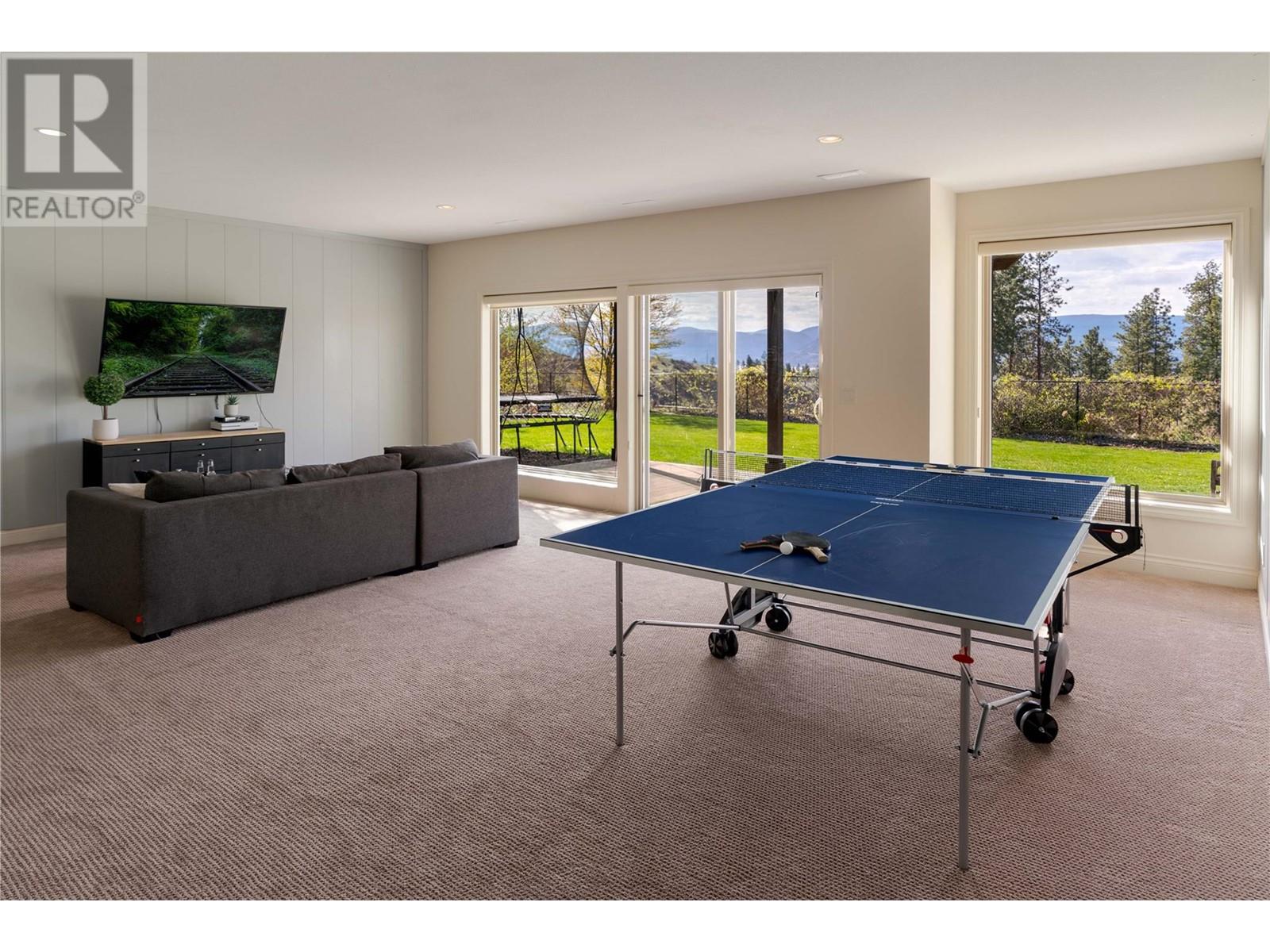  369 Farron Court, Kelowna