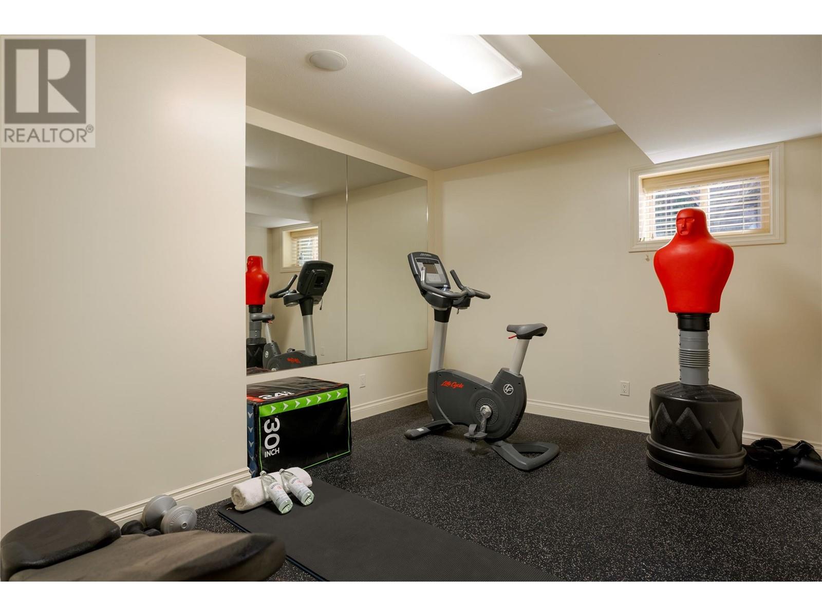  369 Farron Court, Kelowna