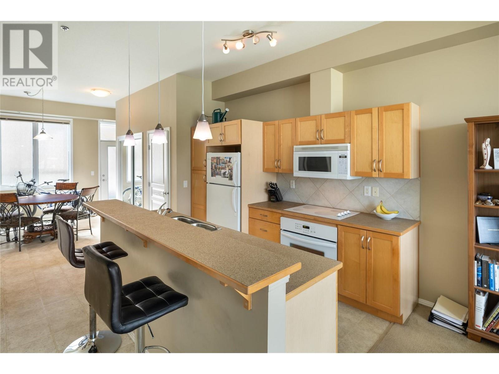 408 1327 St Paul Street, Kelowna
