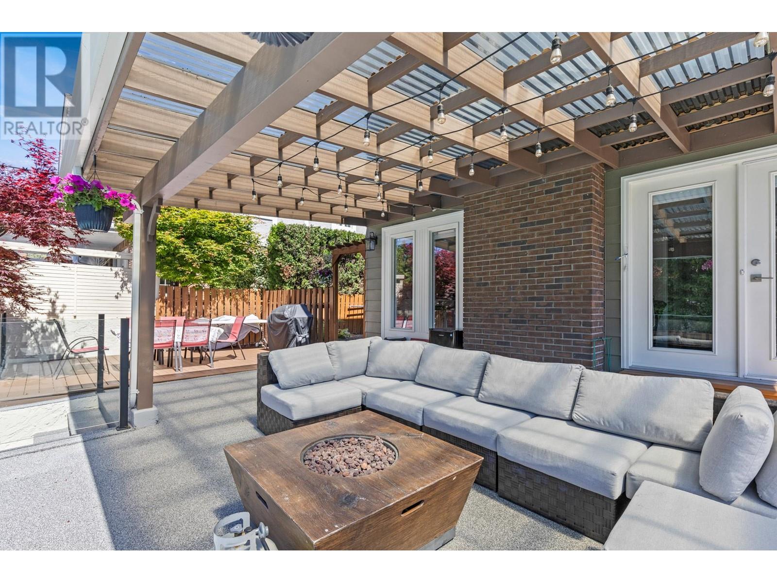  990 Walker Drive, Kelowna