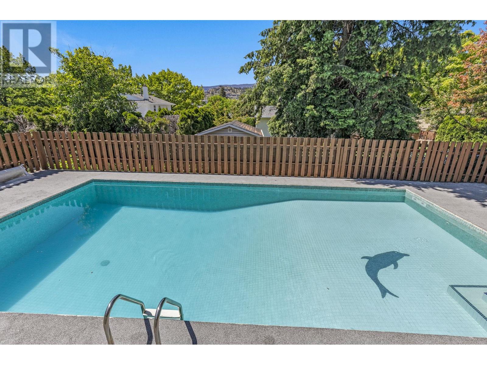  990 Walker Drive, Kelowna