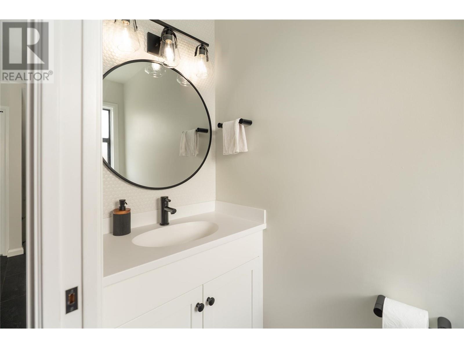  990 Walker Drive, Kelowna