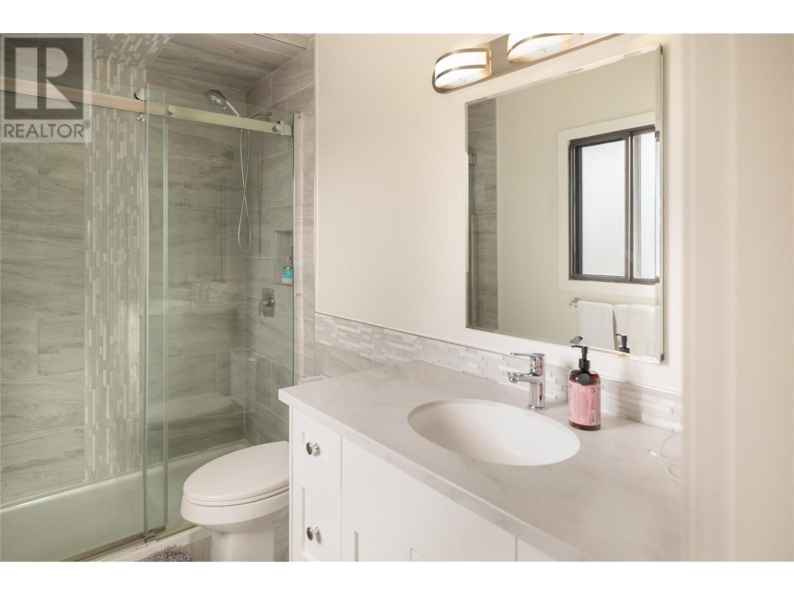  990 Walker Drive, Kelowna