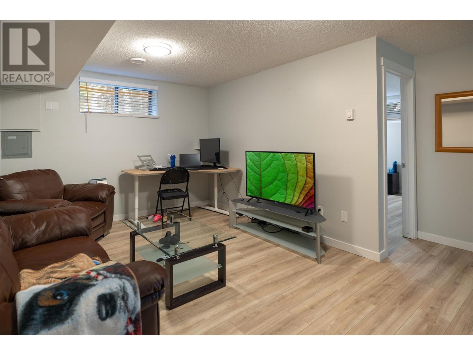  990 Walker Drive, Kelowna