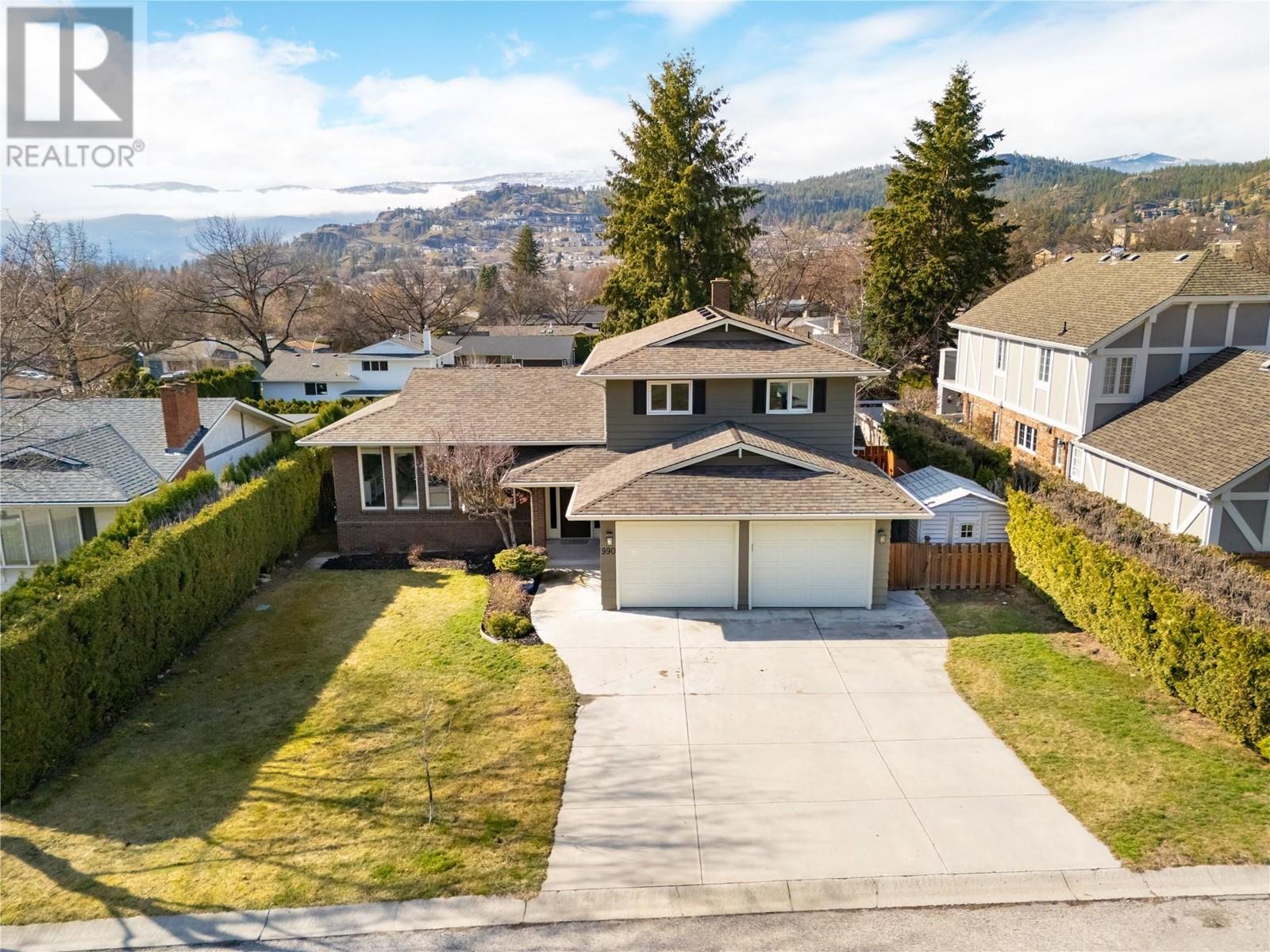  990 Walker Drive, Kelowna