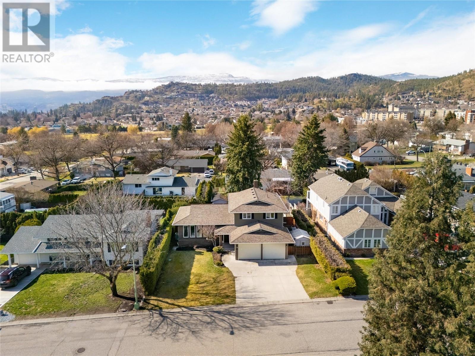  990 Walker Drive, Kelowna