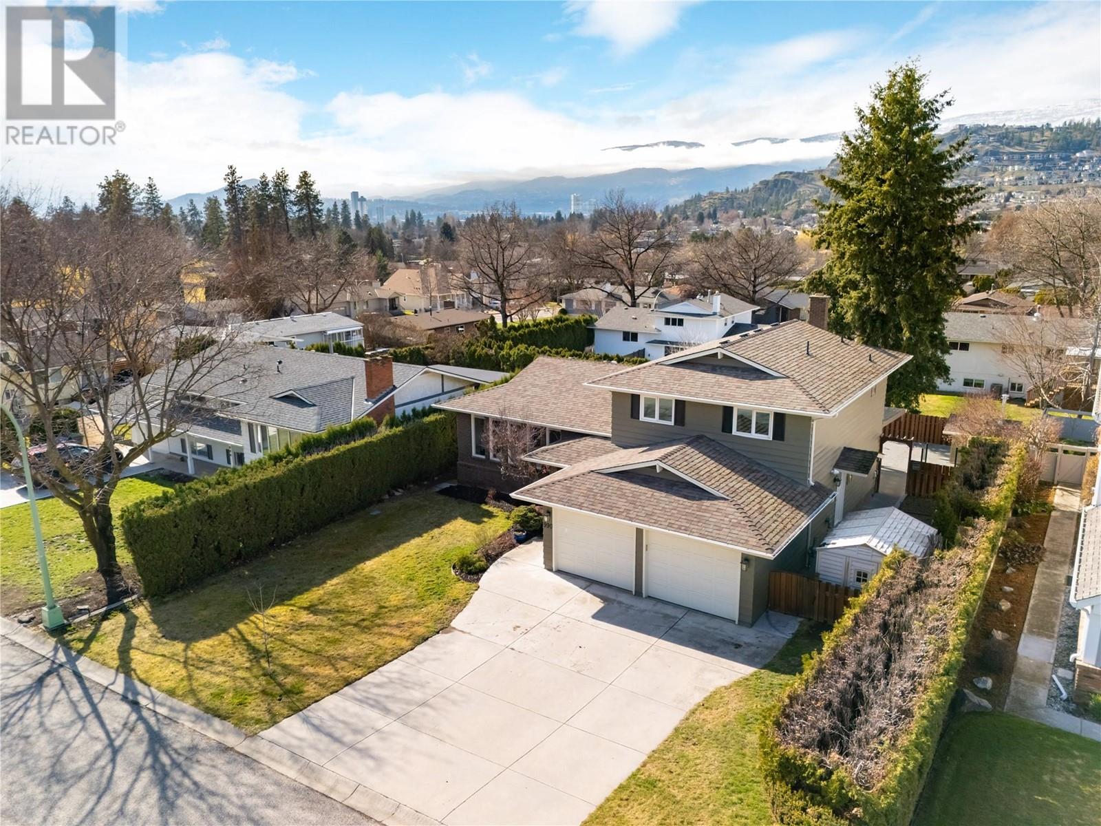  990 Walker Drive, Kelowna