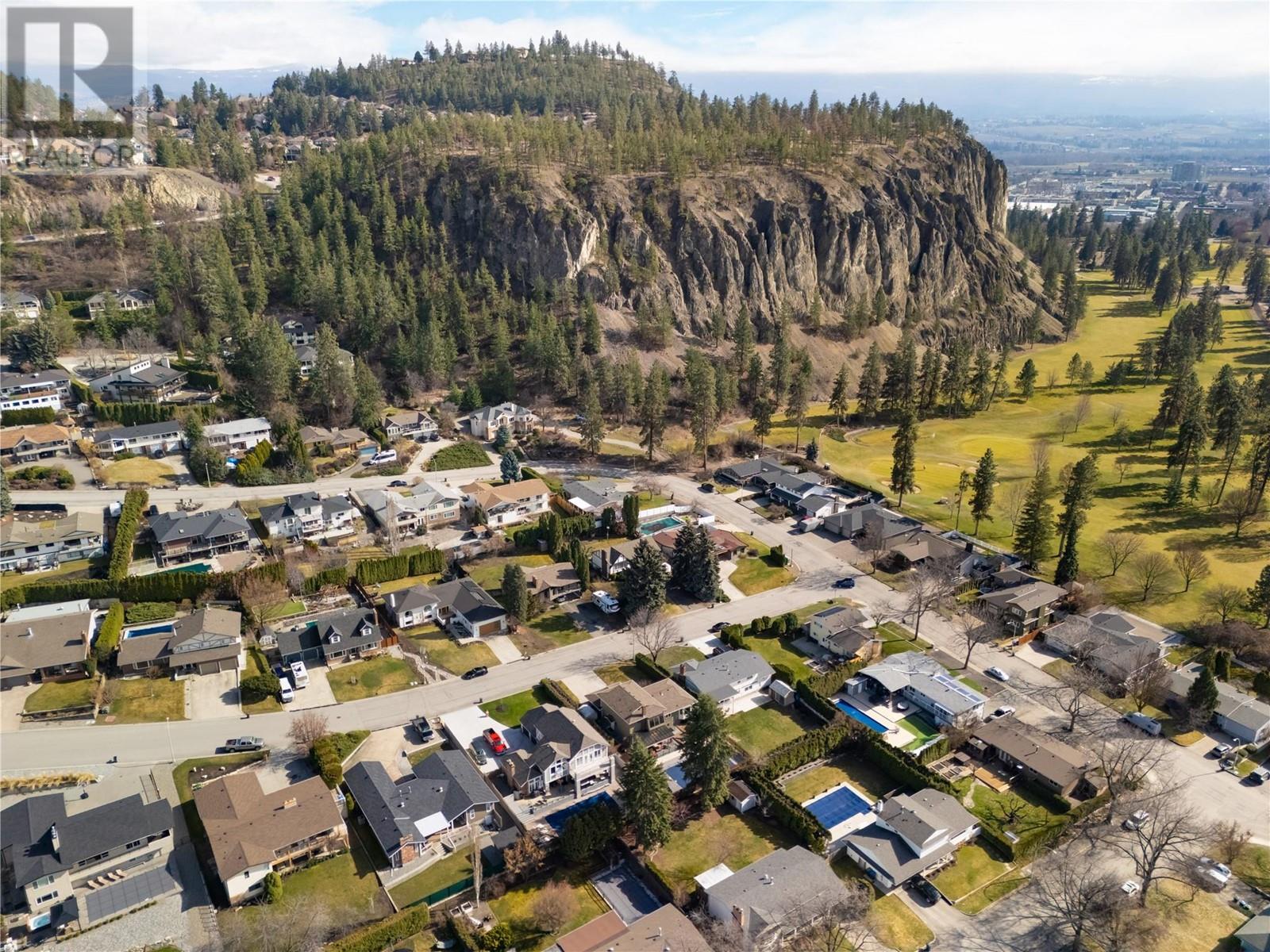  990 Walker Drive, Kelowna