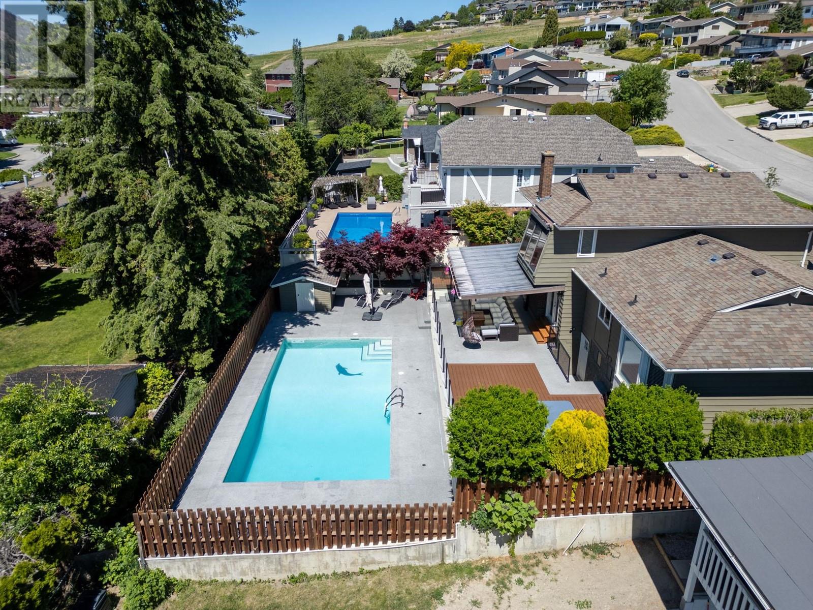  990 Walker Drive, Kelowna