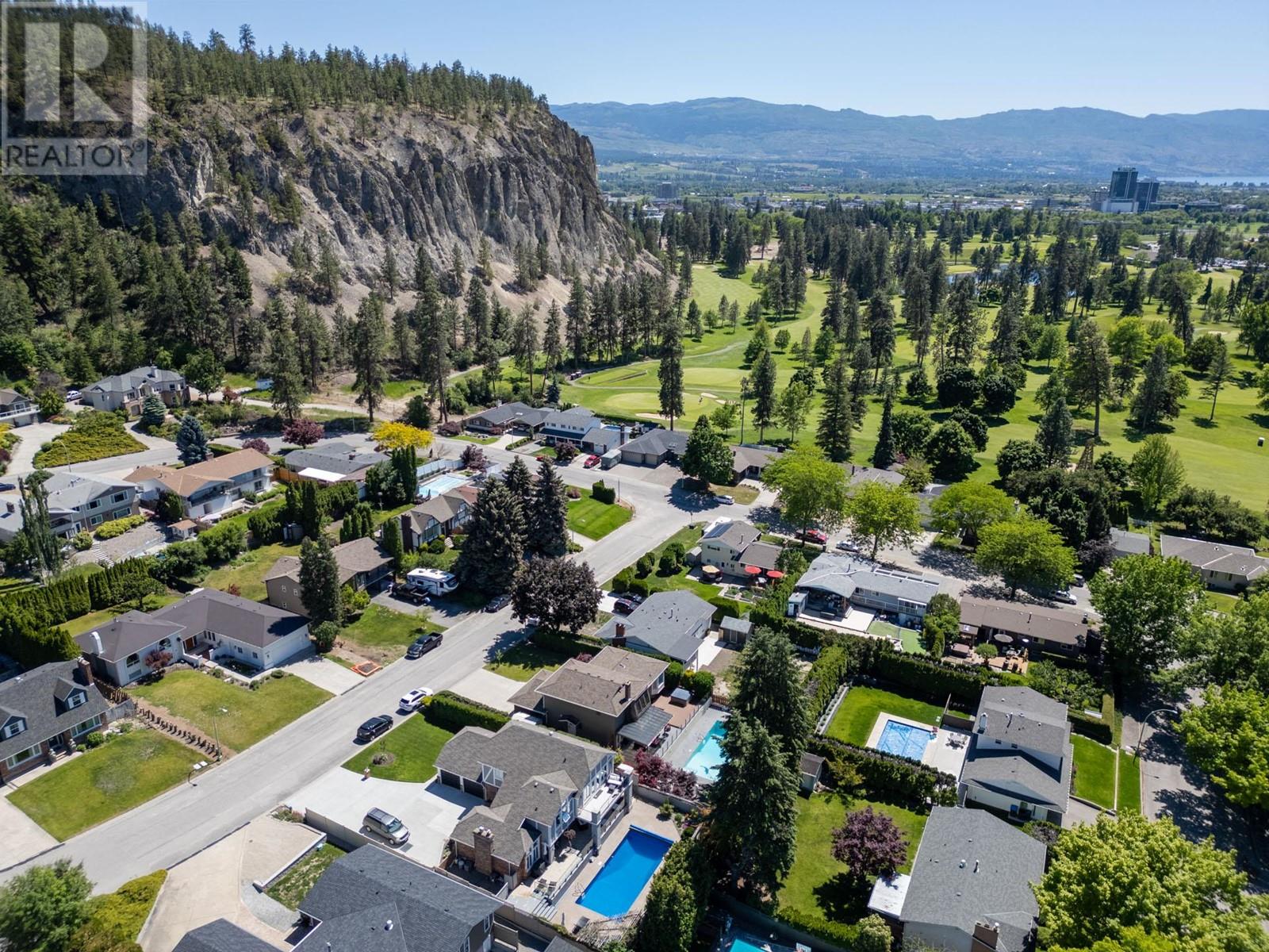  990 Walker Drive, Kelowna