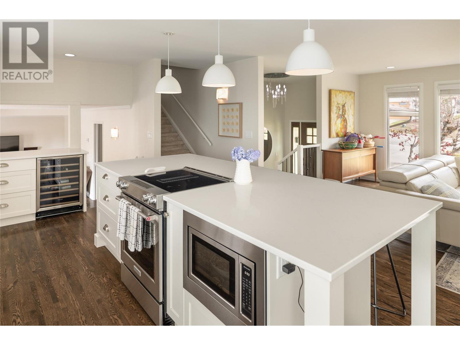  990 Walker Drive, Kelowna