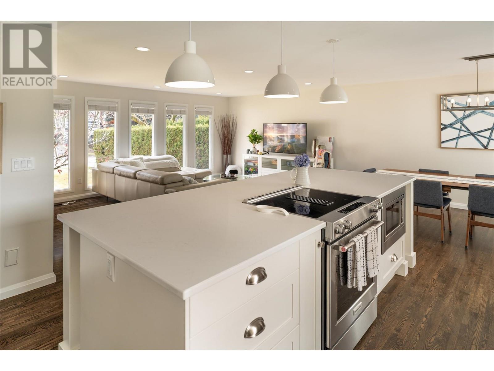  990 Walker Drive, Kelowna