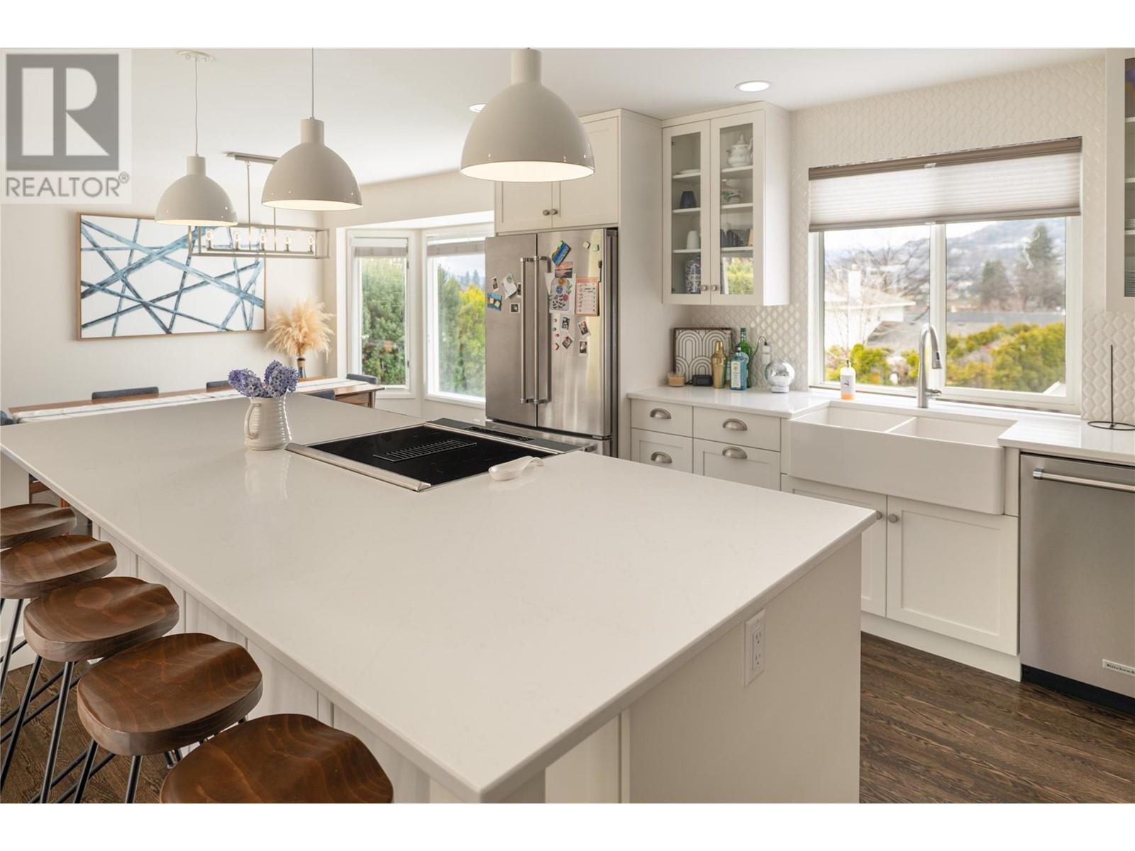  990 Walker Drive, Kelowna