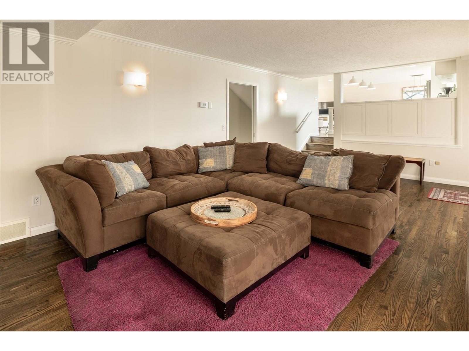  990 Walker Drive, Kelowna