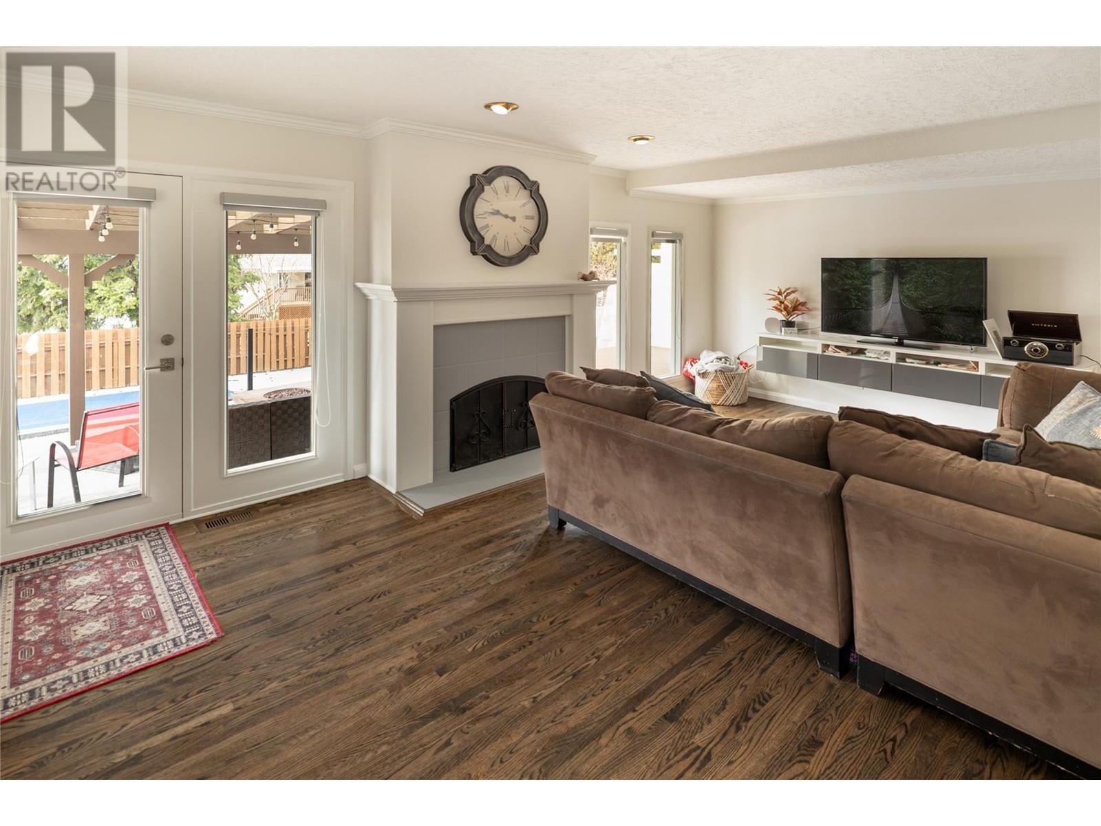  990 Walker Drive, Kelowna
