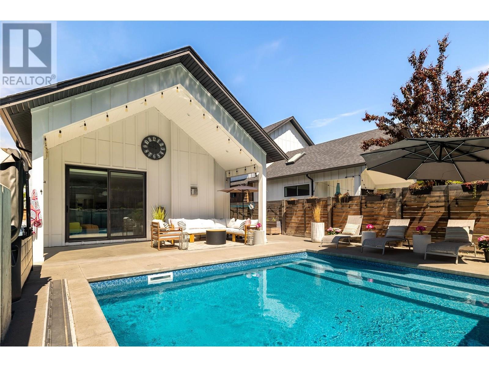  765 Barnaby Road, Kelowna