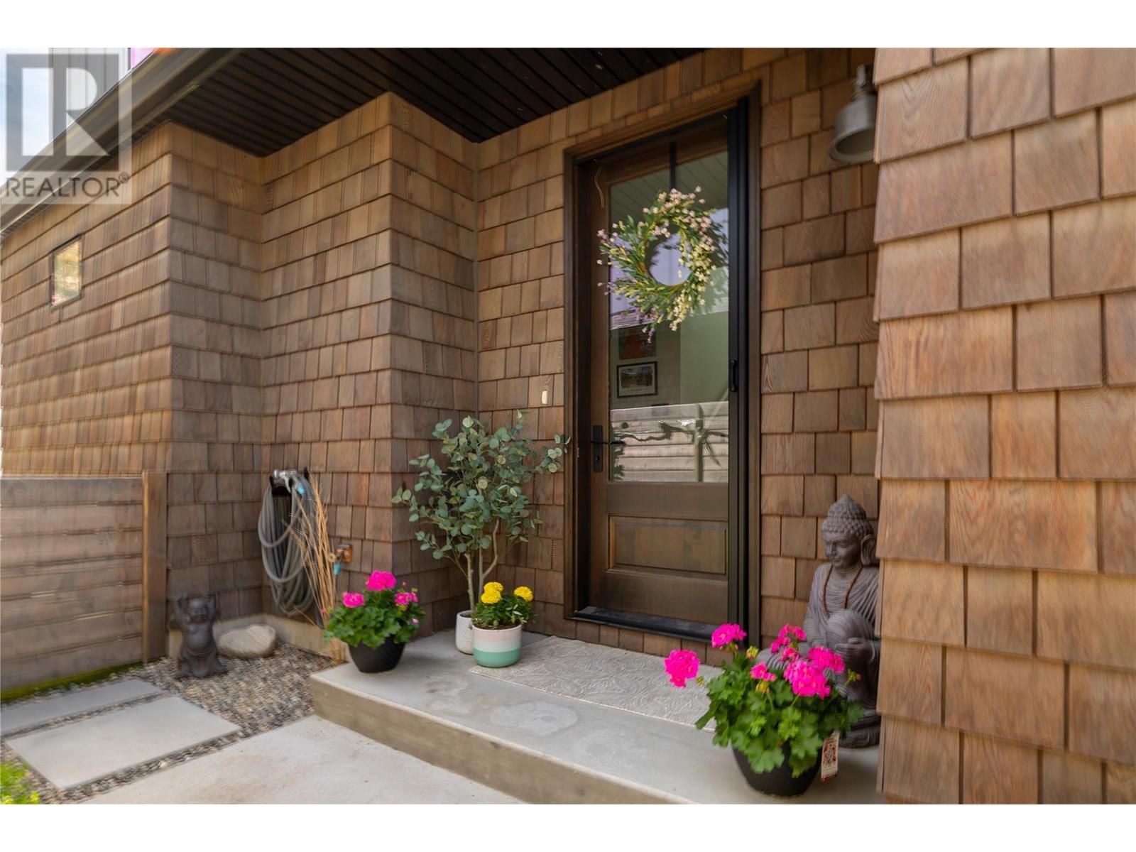  765 Barnaby Road, Kelowna