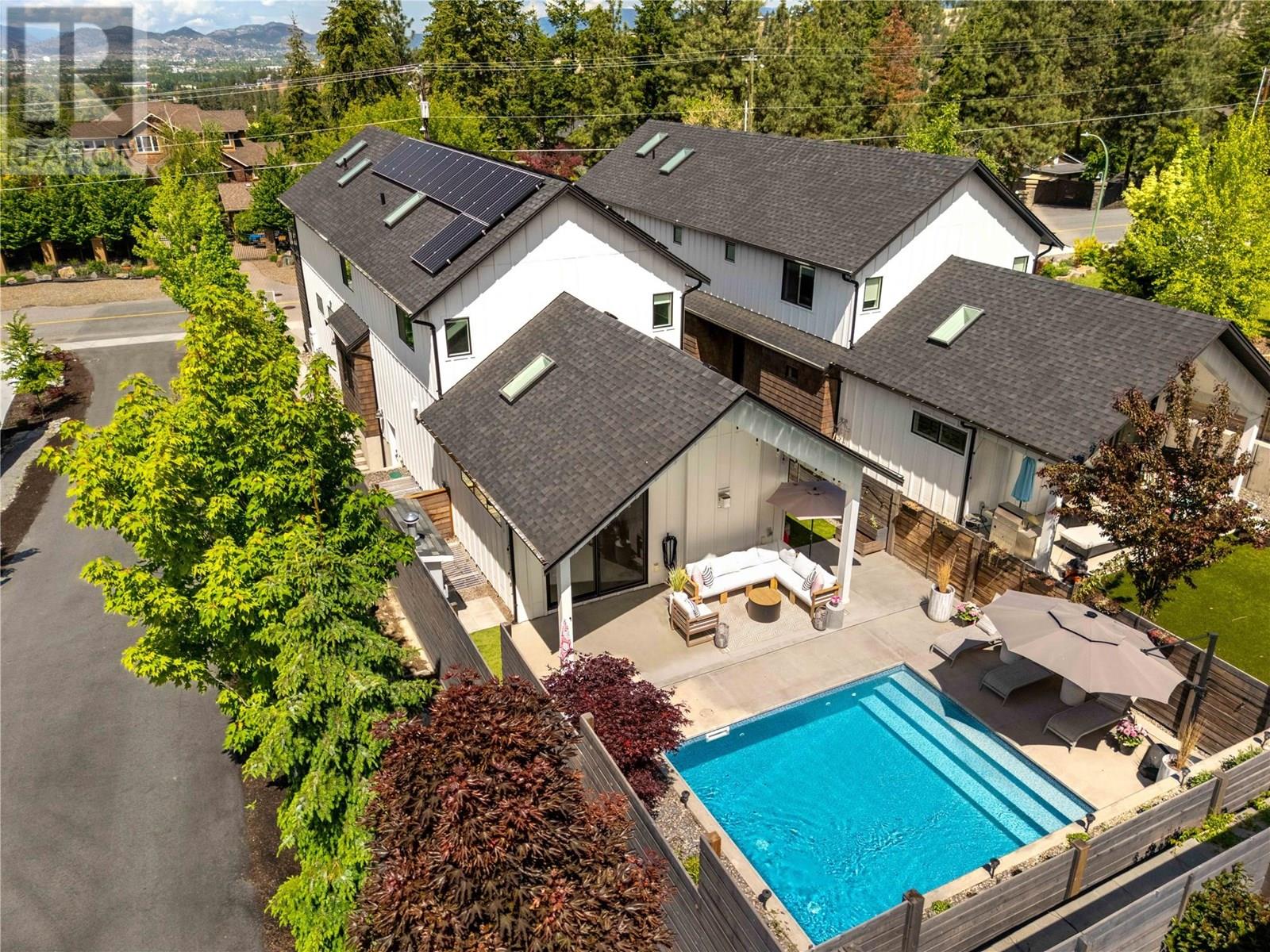  765 Barnaby Road, Kelowna
