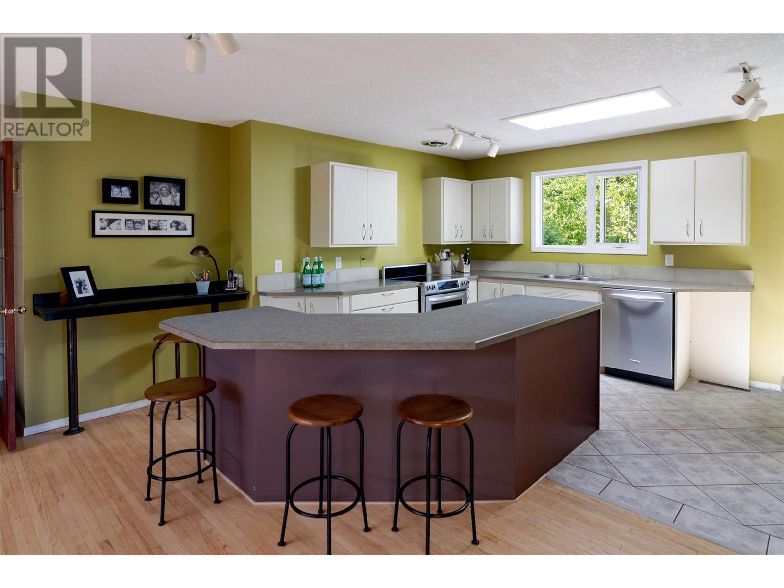  457 SARSONS Road, Kelowna