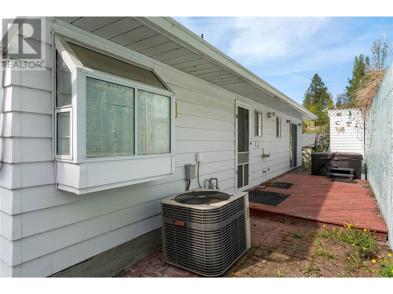  11551 Okanagan Centre Road West, Lake Country