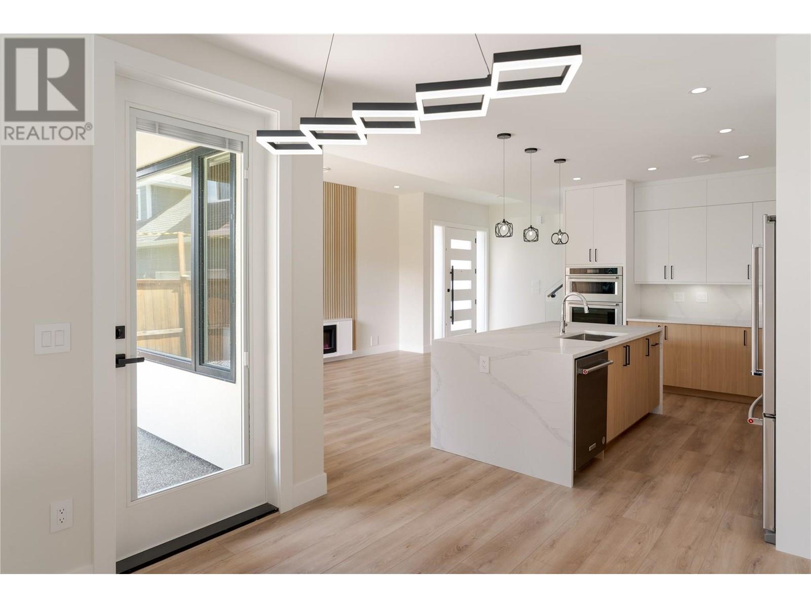  705 Raymer Road, Kelowna