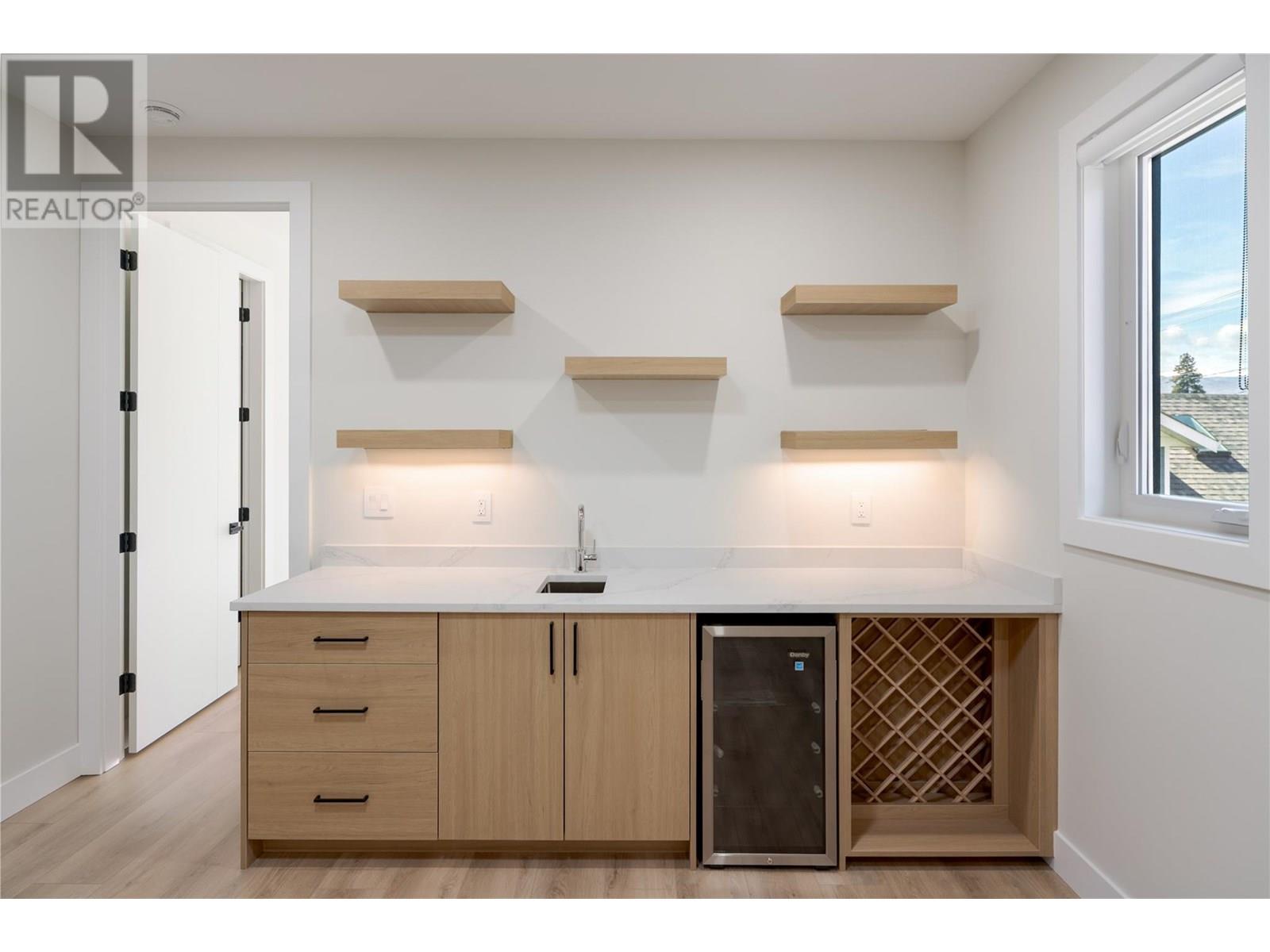  705 Raymer Road, Kelowna