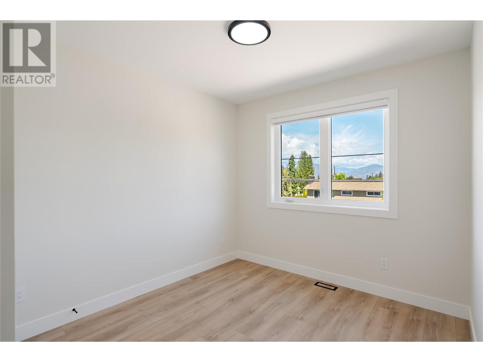  705 Raymer Road, Kelowna