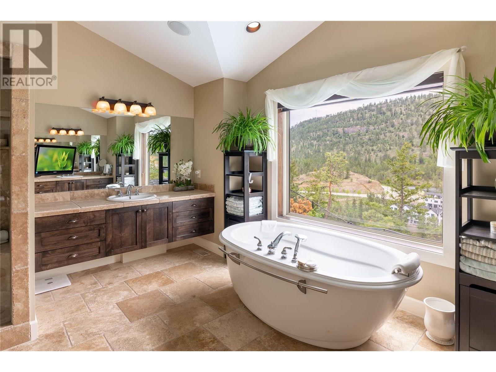  854 Big Rock Court, Kelowna