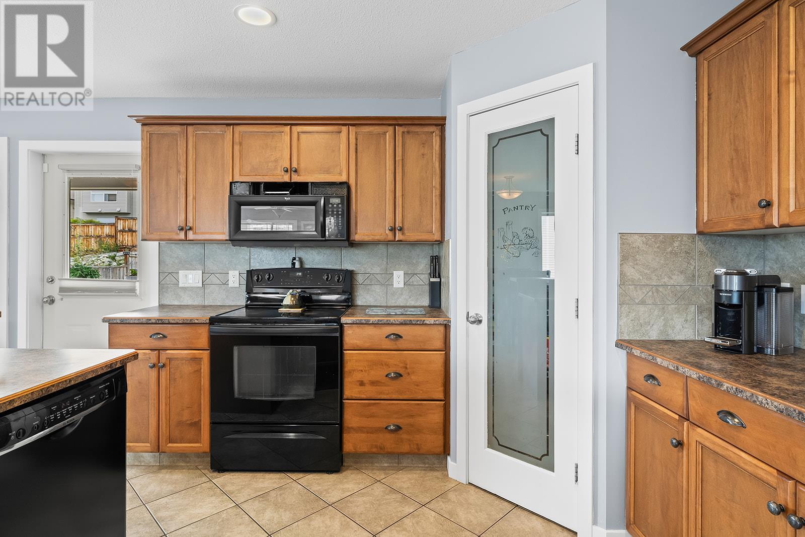 1520 Feedham Avenue, Kelowna